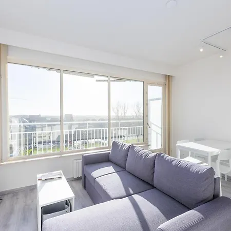 Modern In With Views, Cleaning Included